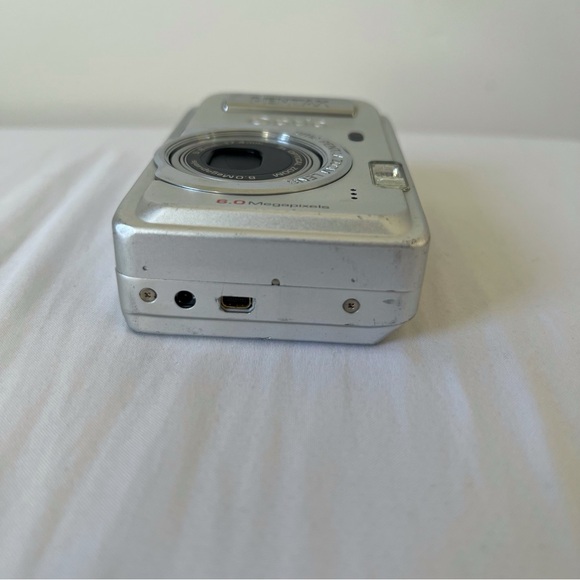 [SOLD] Rare Pentax Optio S60 6MP Vintage Digital Camera 3x Optical Zoom - Picture 7 of 8